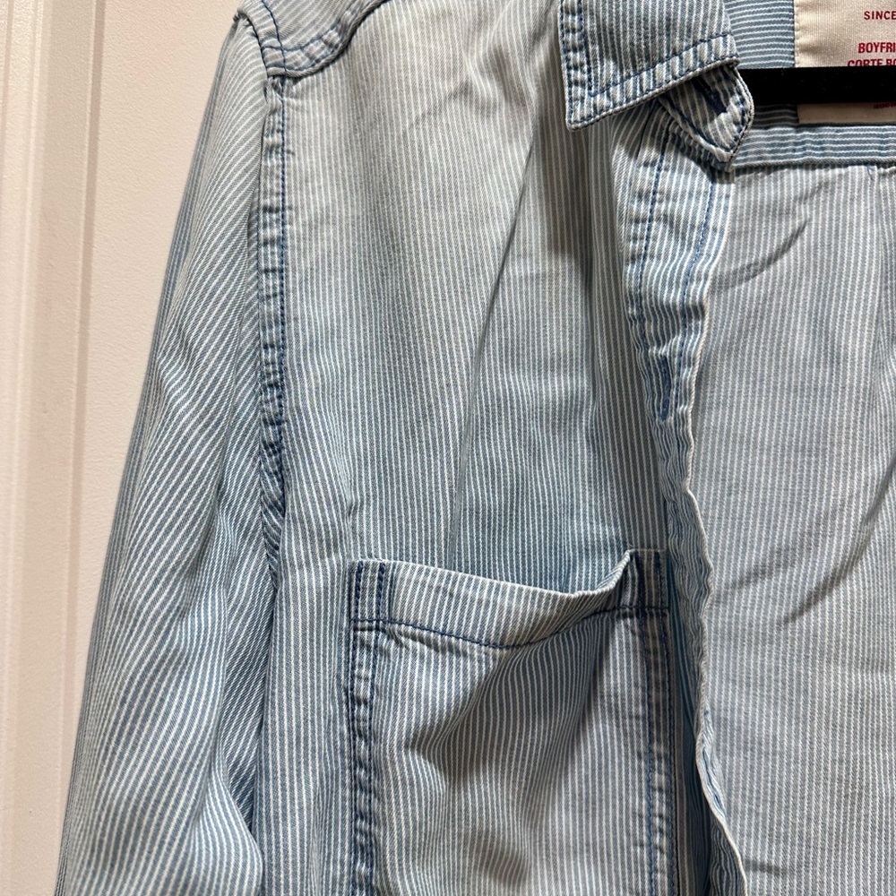 Mossimo Light Blue Striped Chambray Button Down Shirt, Boyfriend Fit, Medium - Picture 4 of 7